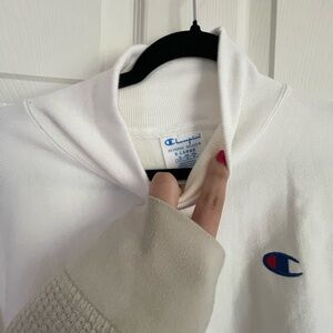 Champion TennisCore White Sweatshirt L-XL